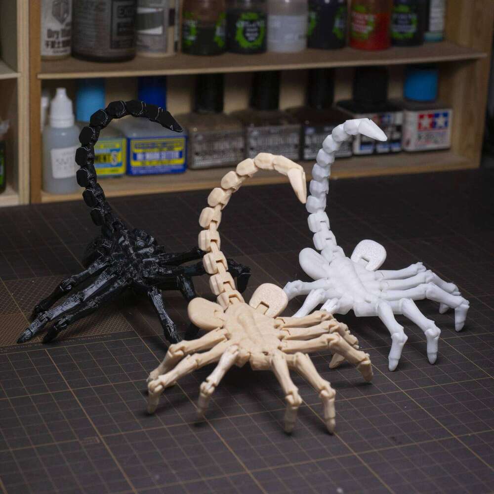 3D Printed Face-Hing Bug Alien One-Piece Joint Movable Children's Toy Gift Car Ornament Decoration Scene