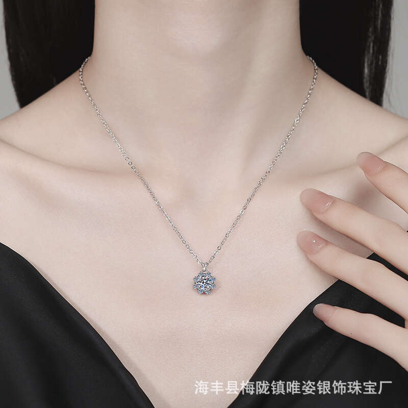 Live S925treaming Hot MoiS925S925anite S925 S925terling S925ier Necklace Light S925nowflake Pendant S925imple Elegant Collarbone Chain 97f