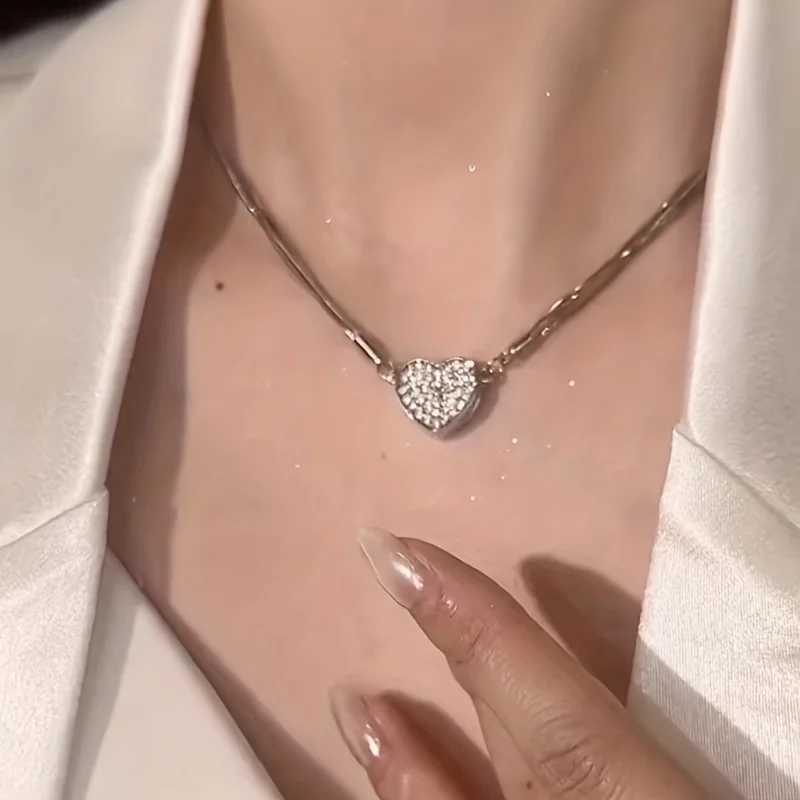 Elegant Heart Shaped Zircon Pendant Necklace Fashion Multilayer Magnetic Clasp Clavicle Chain for Women New Party Gift Jewelry Y250704
