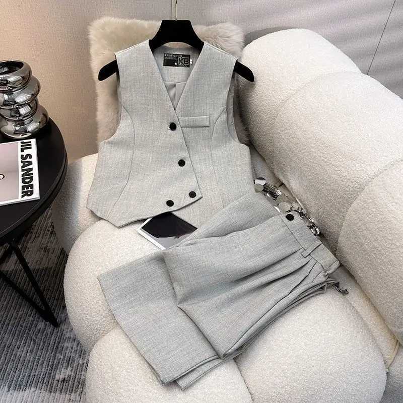 New High End Womens Suit Two Piece Sets Fashion V-neck Slveless Slim Vest Top + High Waist Wide Leg Pants Elegant Outfits X250704