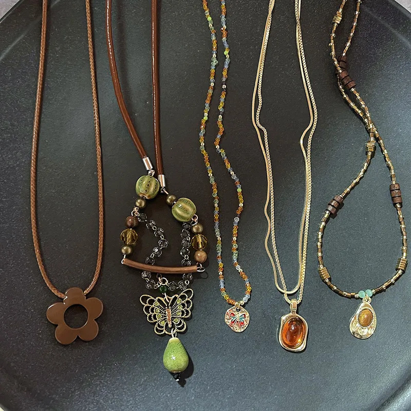 Vintage Brown Natural Stone Pendant Necklace for Women Fashion Geometric Long Leather Rope Necklace Sweater Chain Jewelry Gifts 250701