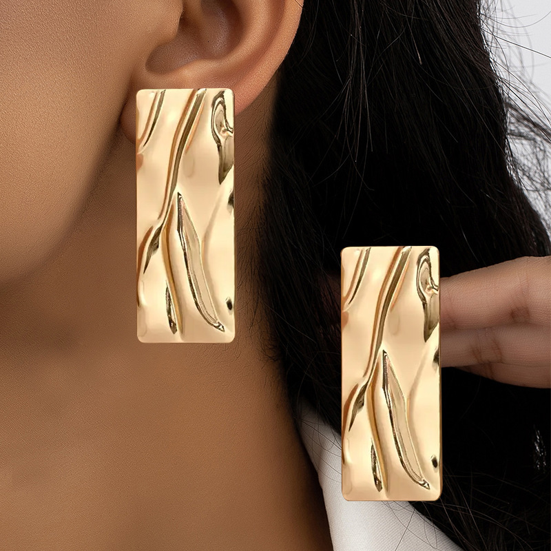 Steel Needle Pleated Rectangular Earrings Exaggerated Personality Fashion Studs Niche Design Sense Temperament Ear Jewelry