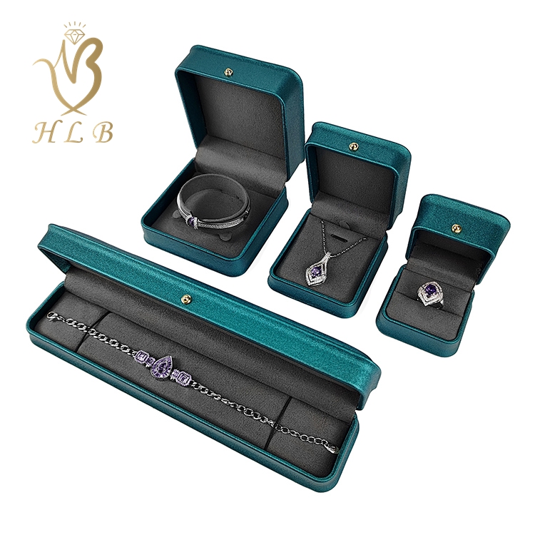 Elegant Gold-Toned Belt Clasp Design Luxury Jewellery Case - Ideal Gift Option