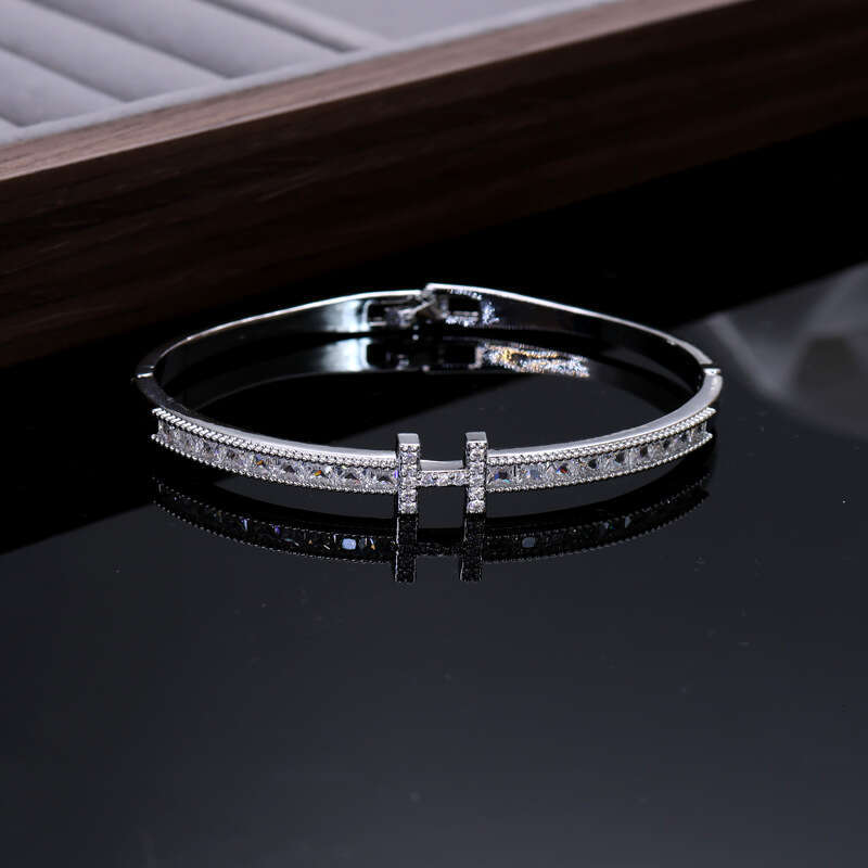 2025 INS new hot selling luxury jewelry designer bracelet with letter H plated 18 gold and diamond studded buckle high-end exquisite and versatile OL 
