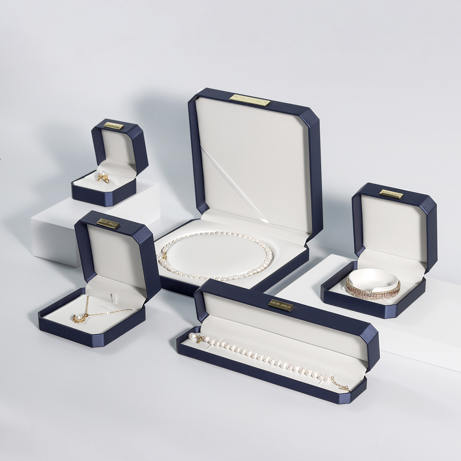 Premium Octagonal Metal Jewelry Case Durable Design with Elegant Brushing Touches and Engraved Tags