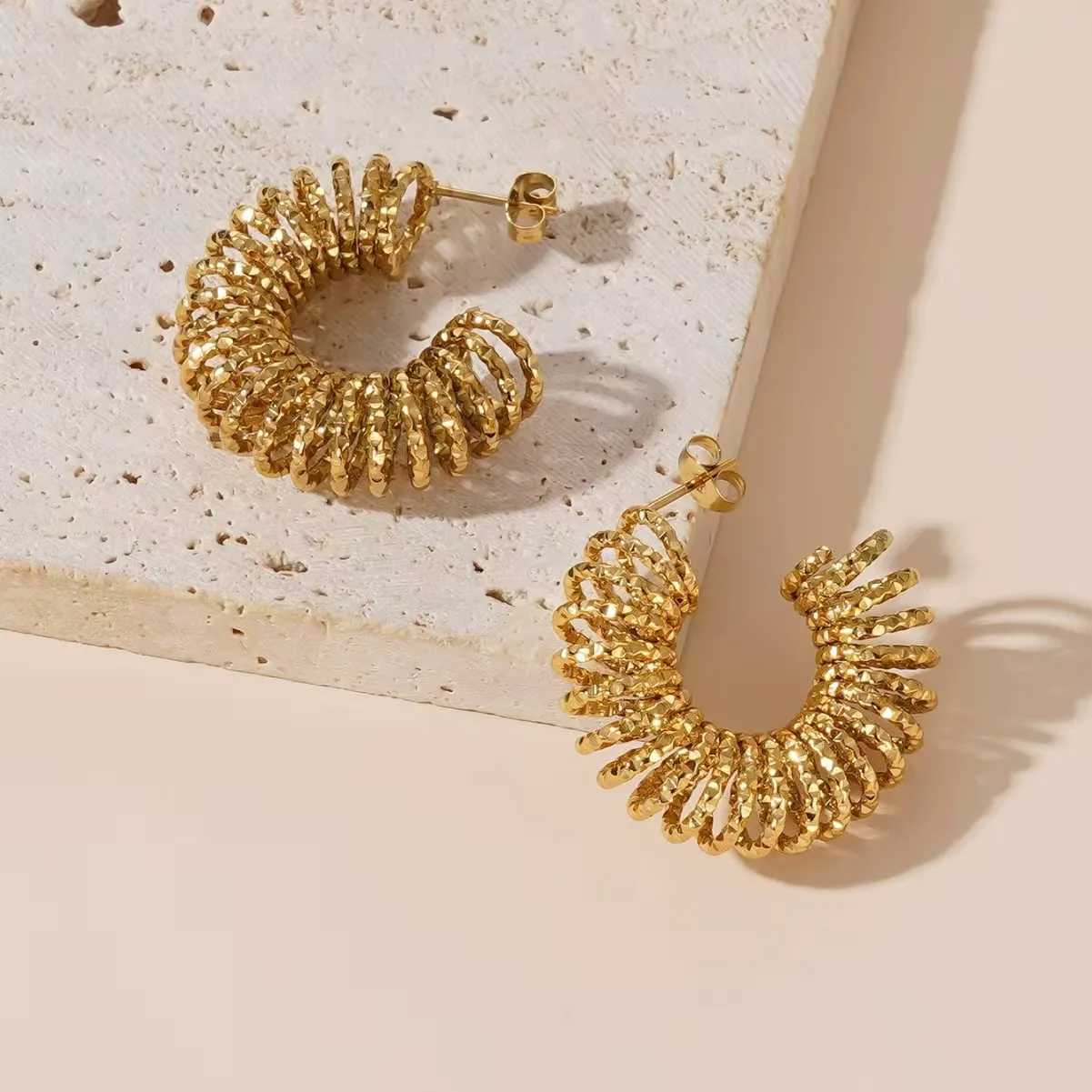 Gold and silver double-colored spiral earrings with multi-layered thin ring hammering design personzed and fashionable Y250704