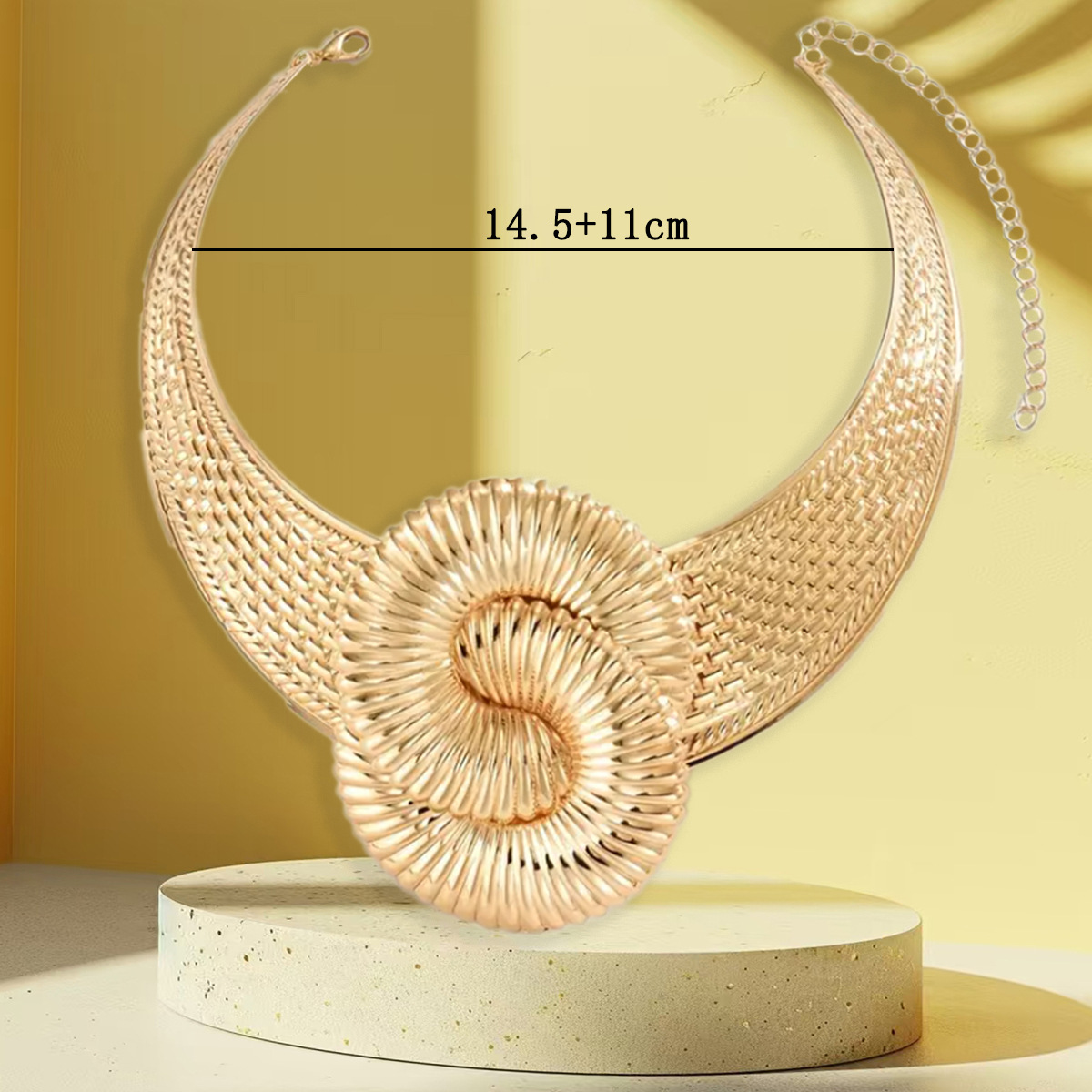 Fashion Geometric Twisted Spiral 8 Number Flower Shape Choker Personality Exaggerated Wave Women's Necklace