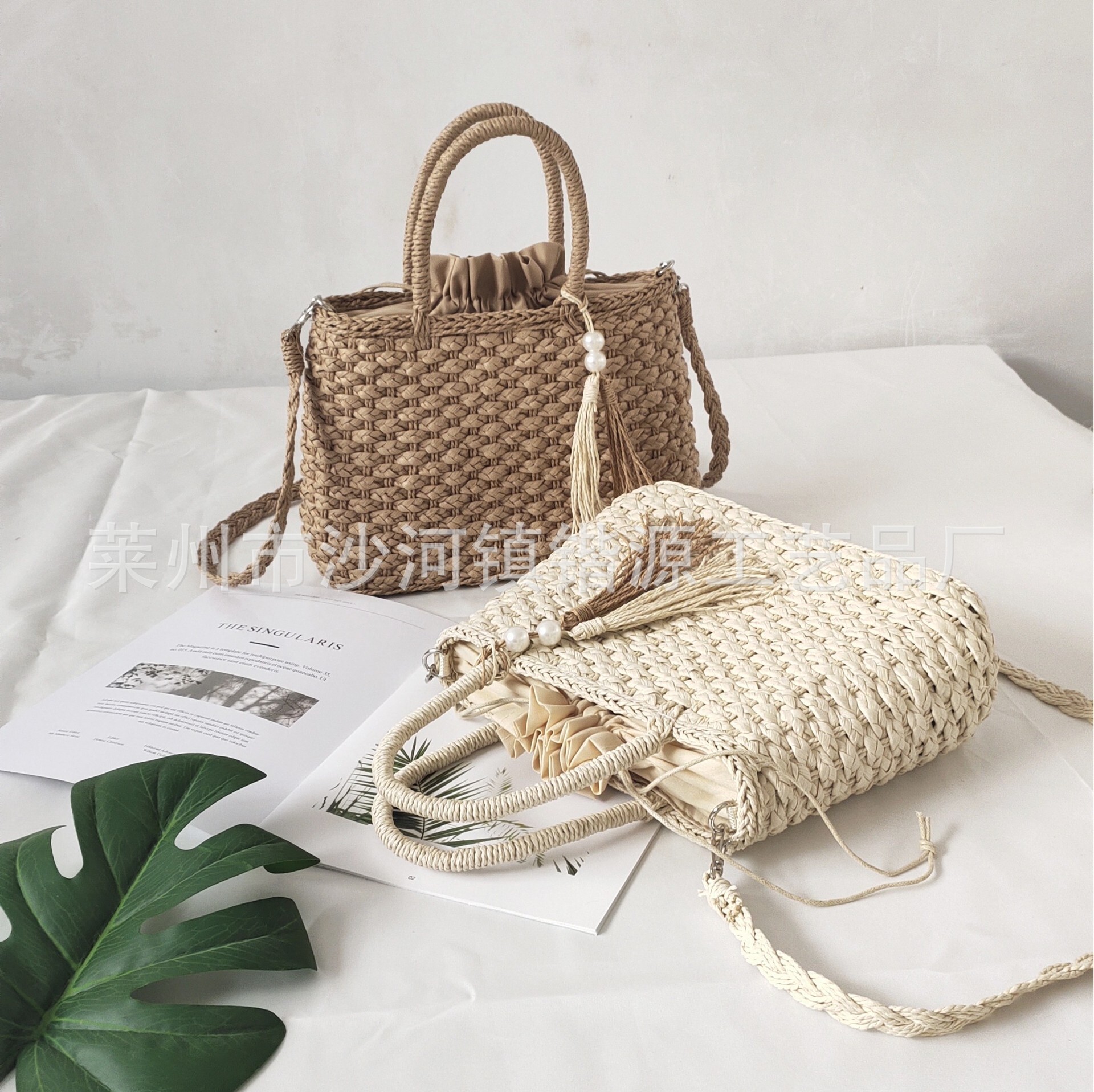 Designer 2025 New Women's Shoulder Bag, Hand Woven Bag, Pearl Tassel Handbag, Slanted Fashion Beach Bag, Wholesale Fashion Trend, Versatile, Free