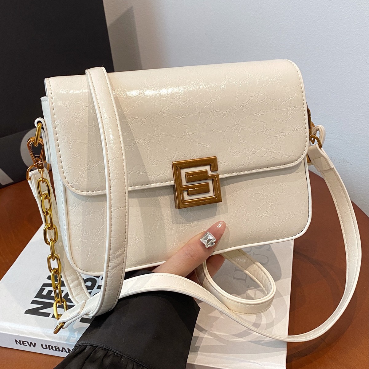 Designer Bag Luxury Bag Free Shipping Designer Retro Underarm New Fashionable Small Square Niche Chain Versatile Single Shoulder Shoulder Bag Crossbod