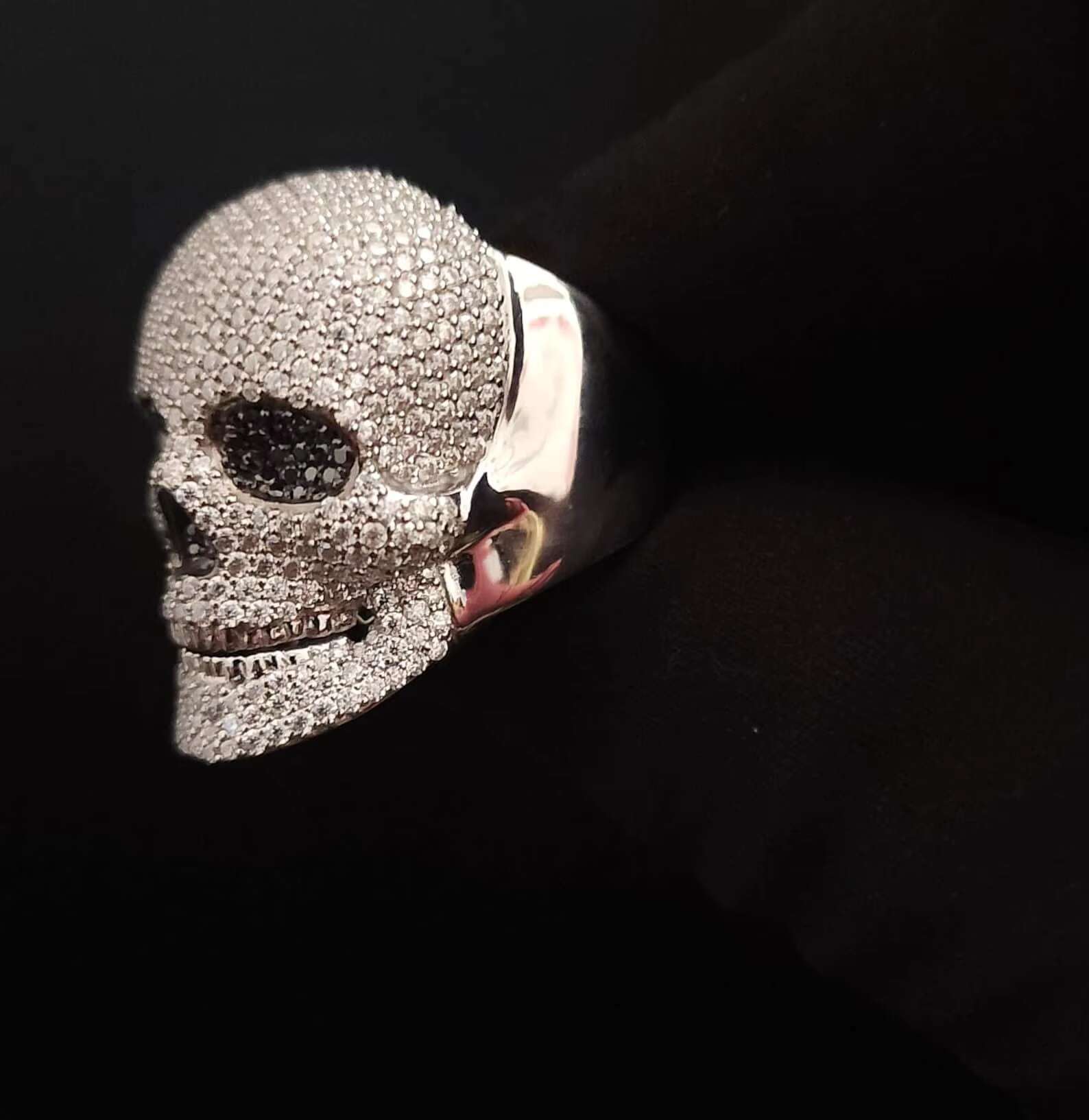 Hip-Hop Style Fine Sterling Silver Skull Ring Best Prices Unisex Round Moissanite Diamond Rings Micro Pave