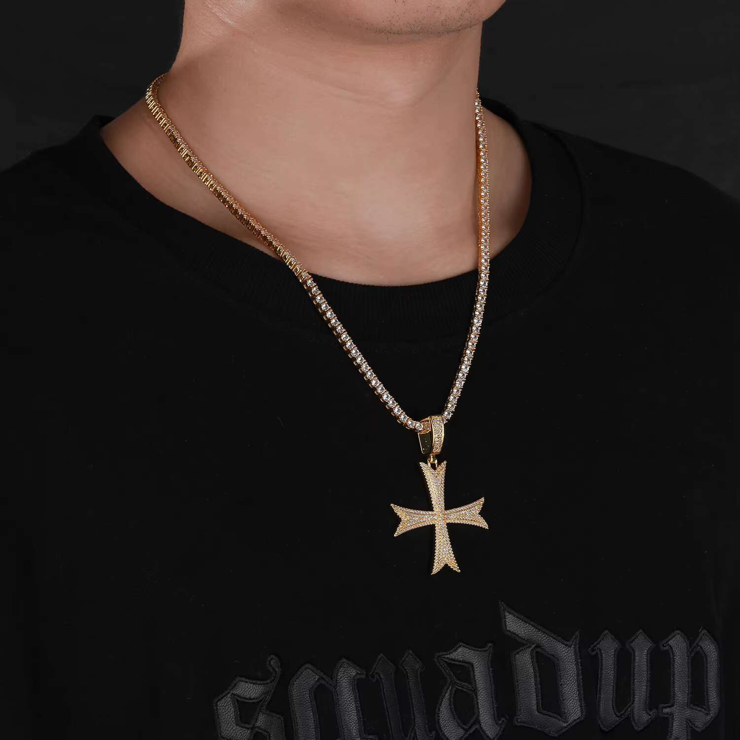 Wholesale High Quality Fashion Luxury Iced Out Moissanite/Zircon Cross Pendant for Necklaces