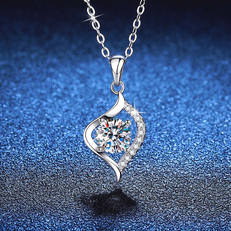 S925 Pure S925ier Heart-S925haped Pendant Love at FirS925t S925ight 1 caratS925 MoiS925S925anite Necklace b63