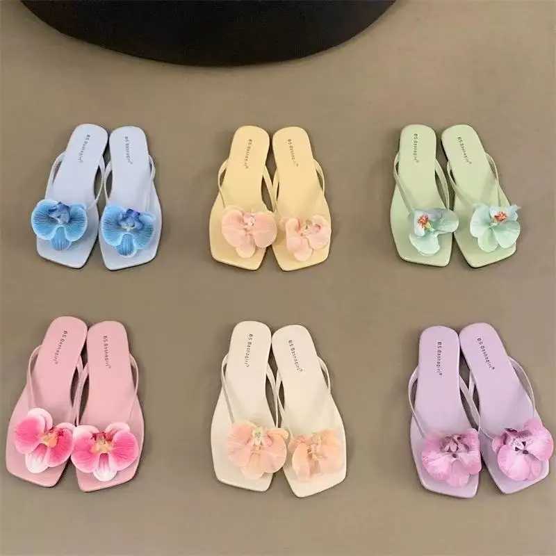 Flowers Women Flat Shoes Clip Toes Casual Stylish Comfortable Womens Sandals Summer 2025 Beach Slippers Outdoor Walking Slipper W250704