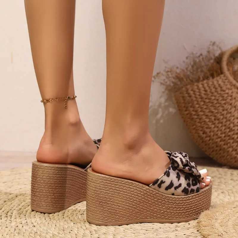 Summer Womens Wedge Slippers Leopard Print Bow Tie Waterproof Platform Slippers Outdoor Leisure Large Size Womens Shoes W250704