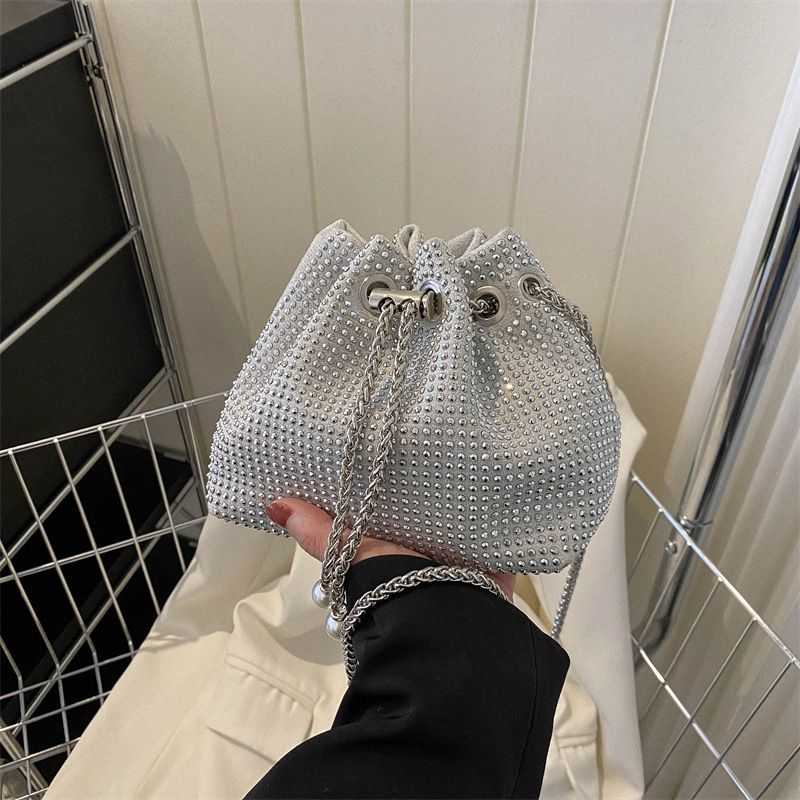 Freight Free Fashion Trend Women's Small Bag 2025 Designer's New Spring Korean Version Shiny Diamond Messenger Bag Internet Celebrity Chain 
