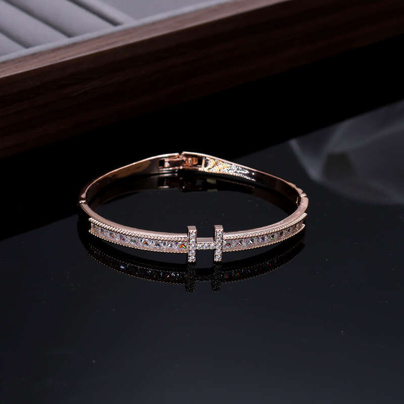 2025 INS new hot selling luxury jewelry designer bracelet with letter H plated 18 gold and diamond studded buckle high-end exquisite and versatile OL 