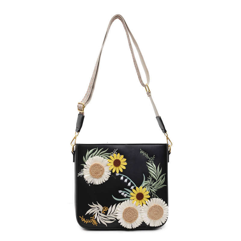 American Country Style Women's Single Shoulder Crossbody Bag Spring Summer New Fashion Versatile Sweet Cute Large Capacity Commuter