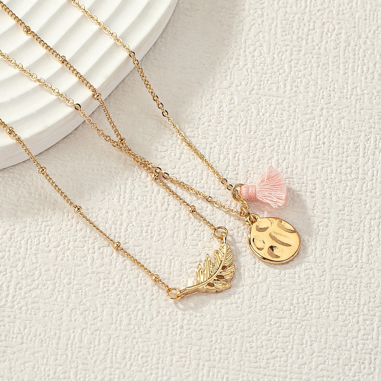 1 Set Of 2 Gold Yellow Metal Chains With Water Drop Pattern, Hollow Leaf Pink Tassel Pendant Necklace, Sweet Style