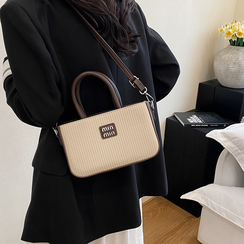 free shipping designer Shoulder Bags Fashion Handheld Small Square Bag for Women 2025 New Style Western Commuter Versatile Crossbody Bag