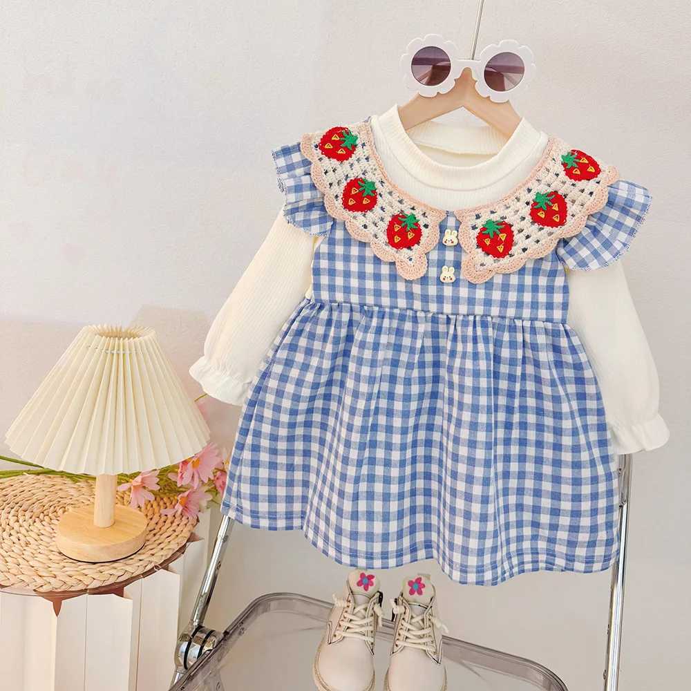 Girls Red Plaid Dress Cute Strberry Collar Long Sle Princess Autumn Spring Children Clothes Birthday Par Dresses R250704
