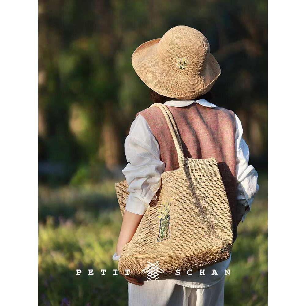 Straw Beach Bag Beach Bags Xiaosan Nanfa Summer Raffia Handwoven French Style Beach Vacation Single Shoulder Tote Bag Large Capacity Beach Tote Bag