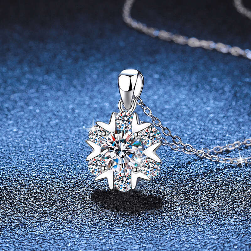Live S925ier Collarbone Chain Romantic S925nowflake D Color 1 caratS925 MoiS925S925anite Necklace 8c3
