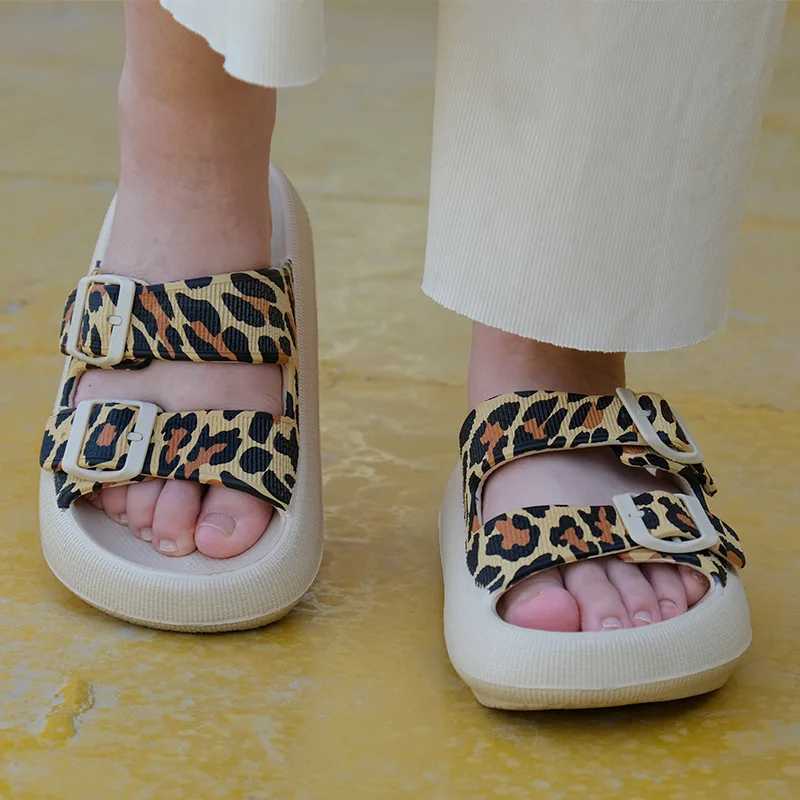 Cushion Sandals Women Men Cloud Soft Sole Slides Platform Slippers Eva Outdoor Sandals Non-slip Home Mens Slippers Flip Flops W250704