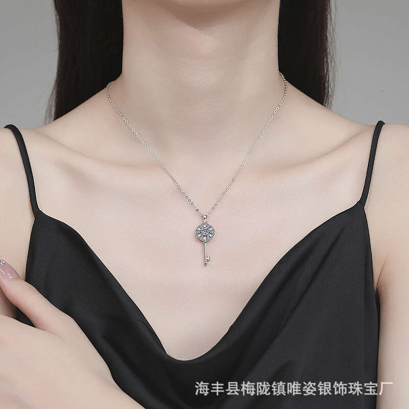 T Brand Key S925 Pure S925ier Pendant Light S925mall Fragrance S925tyle MoiS925S925anite Necklace for Women baf