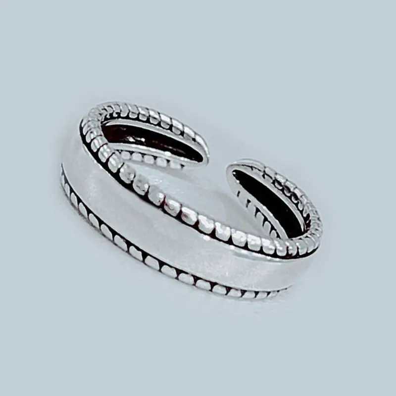 2022 K-pop New Felix Same Style Twist Ring INS Trend Mens Jewelry Metal Hip-hop Rock Style Simple Accessories Couple Gift Y250704