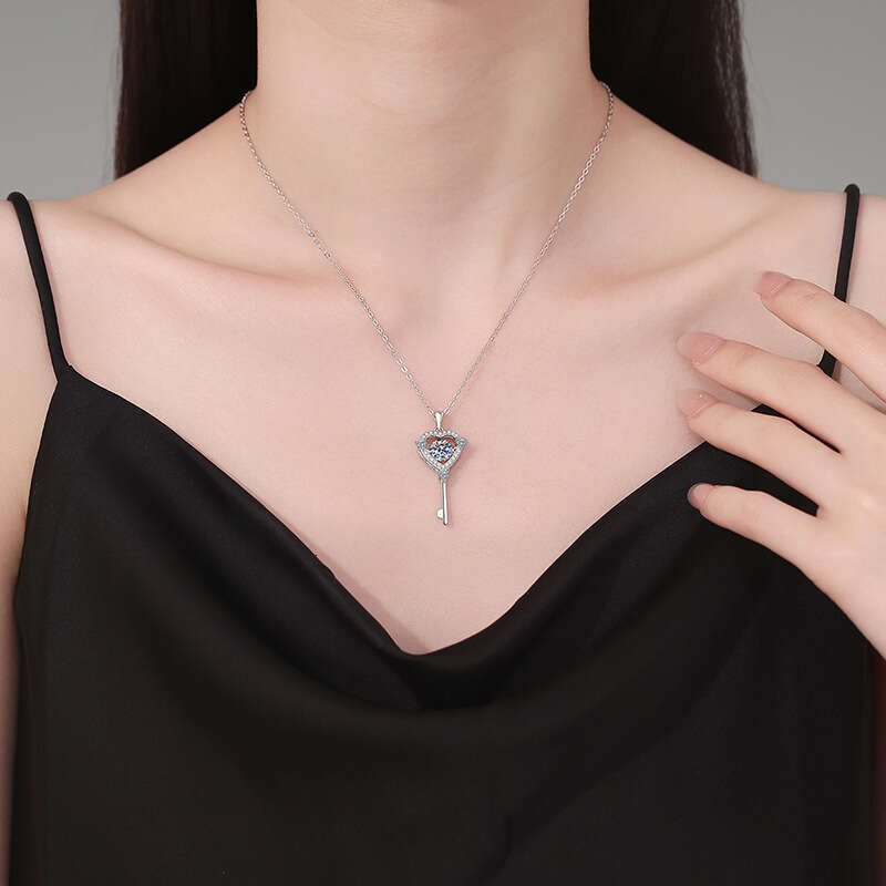 S925 Pure S925ier for Women Heart Key Pendant 1 caratS925 MoiS925S925anite Necklace 242