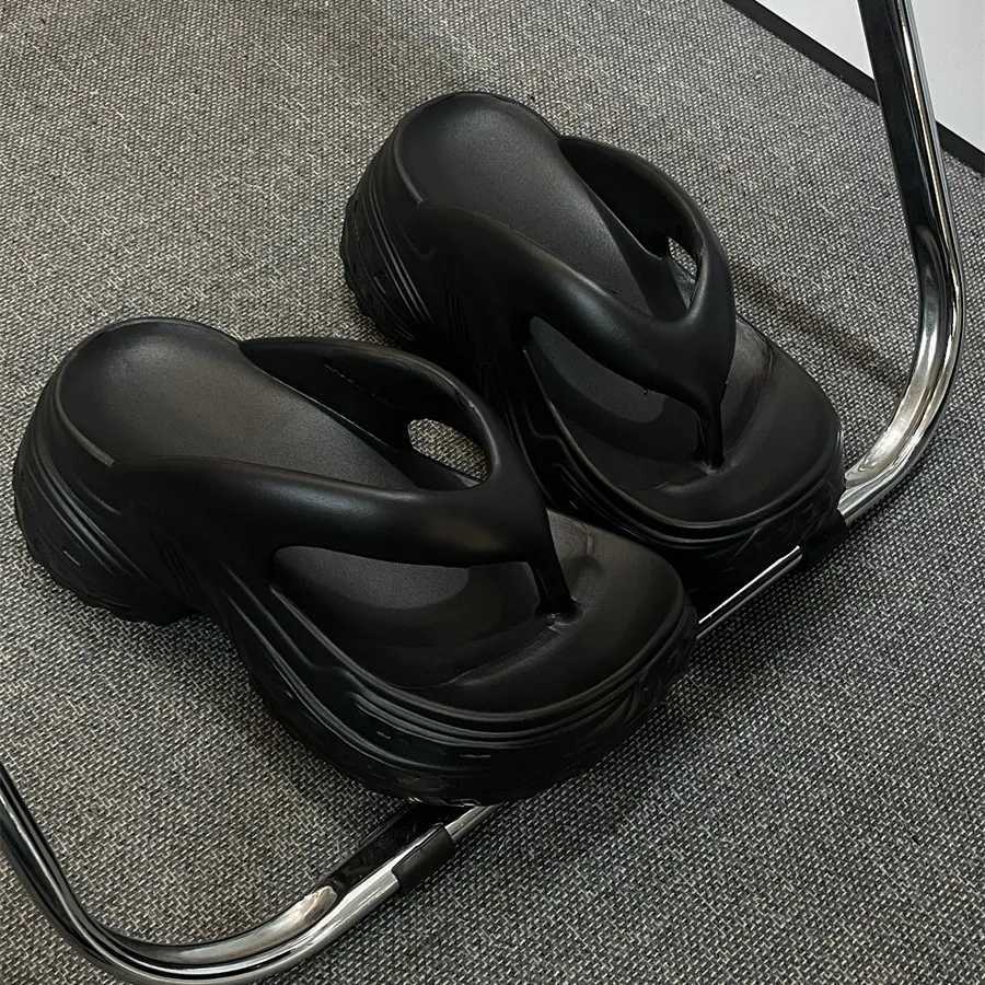 Thick-soled slippers womens summer wear thick-soled stepping on shit 2025 new summer W250704