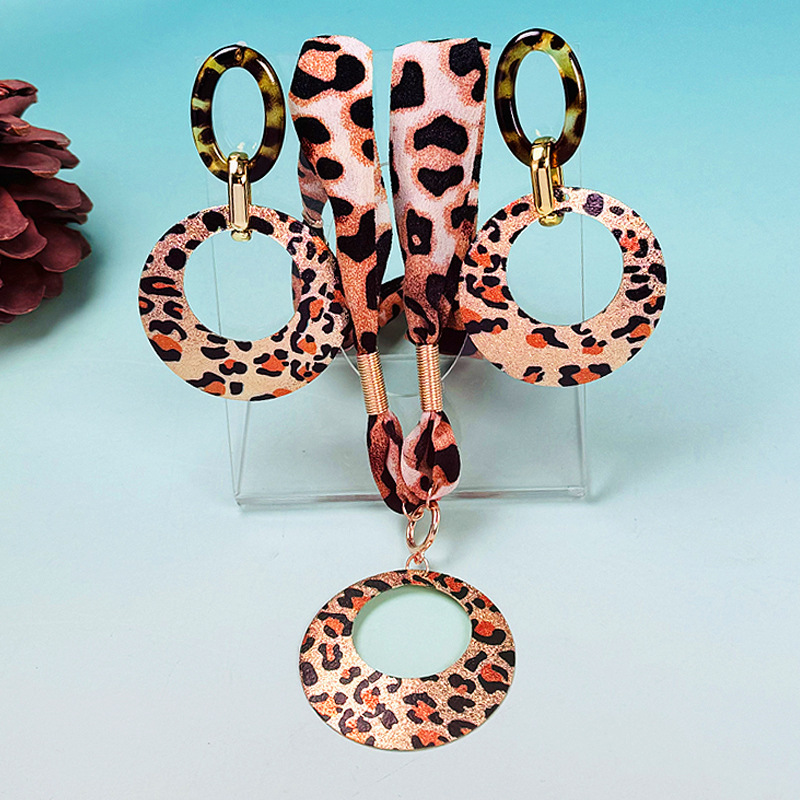 New Leopard Print Earrings Pendant Necklace Set Elegant Exaggerated Style