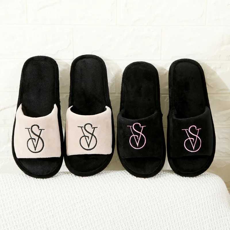 Spring 2024 Male Female Soft Cloud Slippers Sneaker Mens Home Plush Fur Flip Flops Ladies Plus Size 44 45 Women Shoes W250704