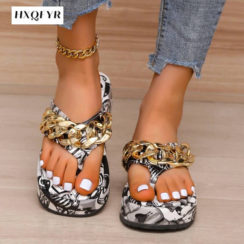 2025 New Summer Women's Latest Fashion Chain Flip flops Sandals and Slippers Designer Women's Shoes Flat Shoes Casual Flat Shoes Slippers
