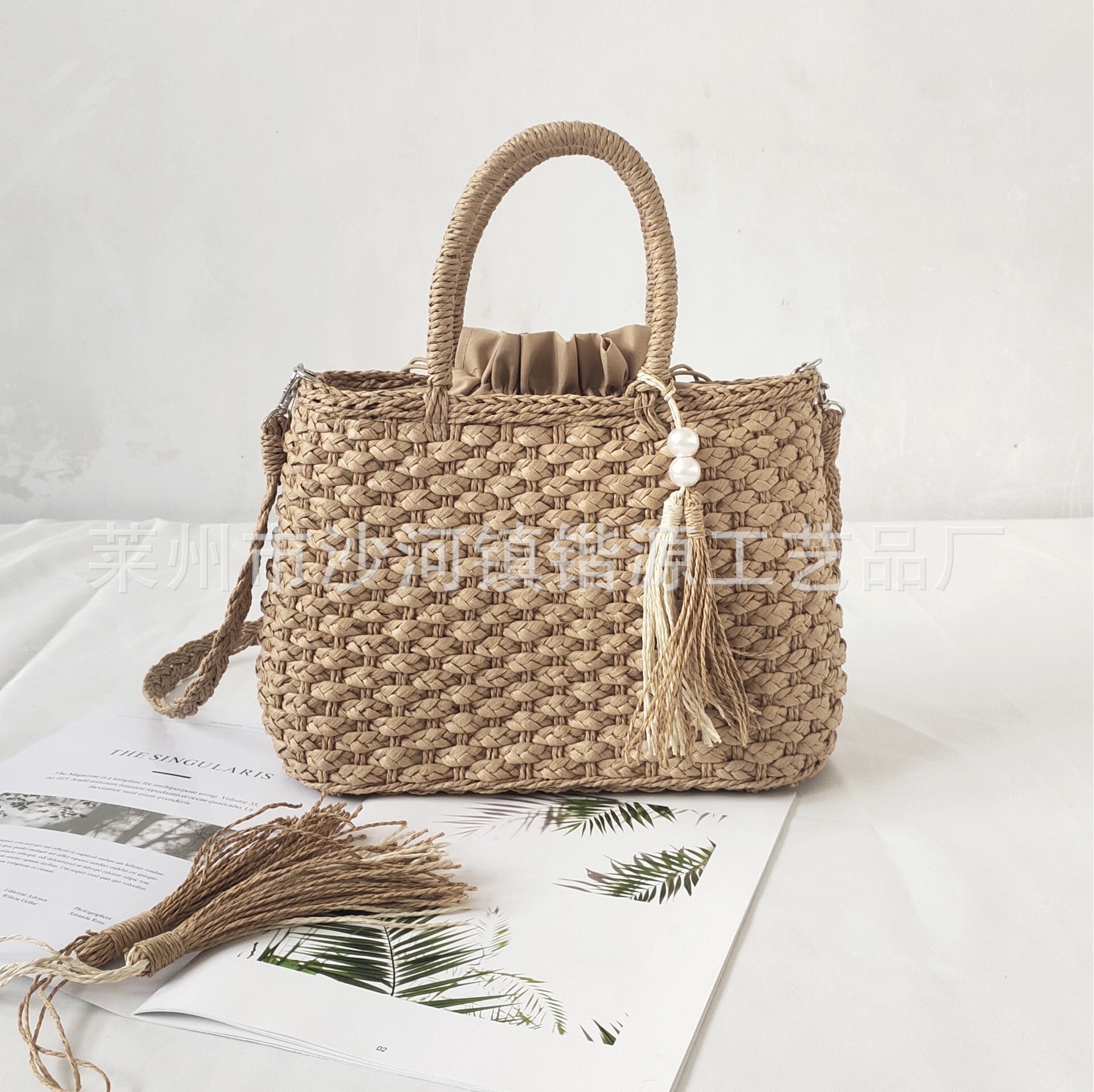 Designer 2025 New Women's Shoulder Bag, Hand Woven Bag, Pearl Tassel Handbag, Slanted Fashion Beach Bag, Wholesale Fashion Trend, Versatile, Free