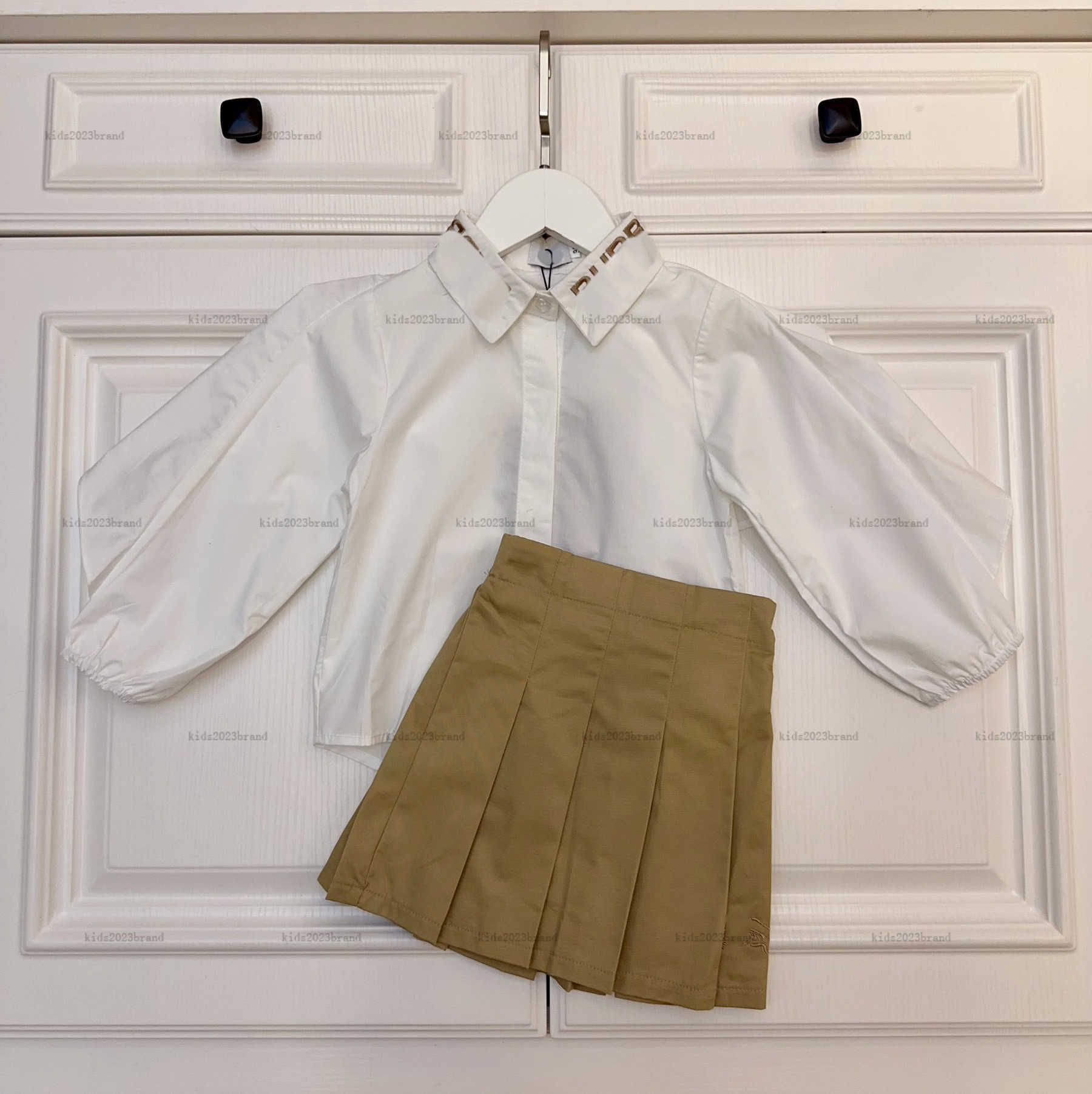 Classics girls dress suit baby overskirt kids designer clothes Spring and autumn Long sleeve shirt and skirt A082X03N031