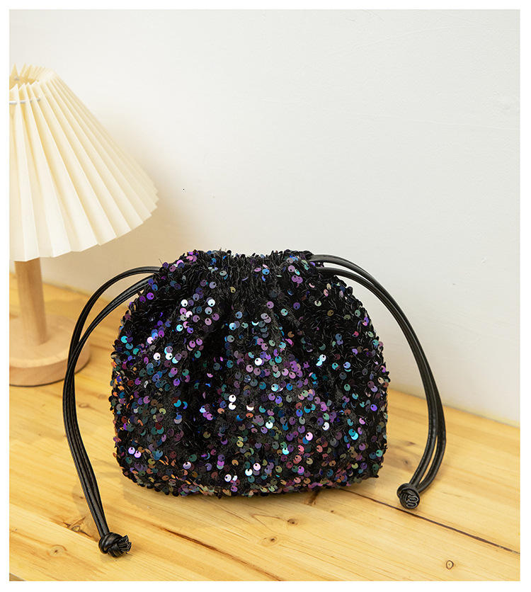 Free Shipping Designer Women's Fashionable Crossbody Bag With Pleated Edge Design, Soft Handbag And Shoulder Bag, European And American Style Col