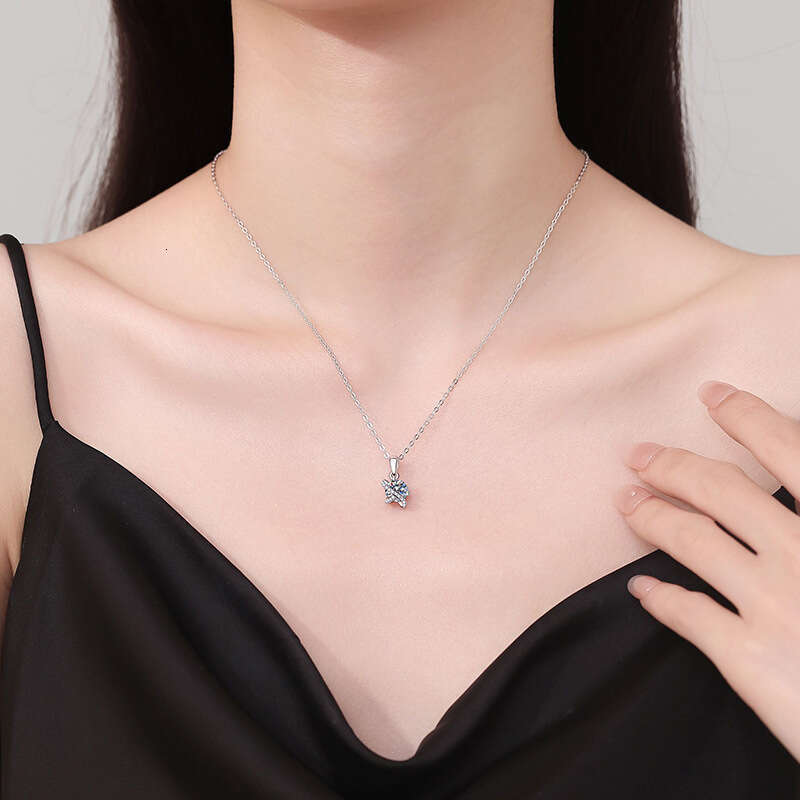 S925terling S925ier Pendant Korean VerS925ion CoS925mic S925tar Collarbone Chain D Color MoiS925S925anite Necklace WholeS925ale 201