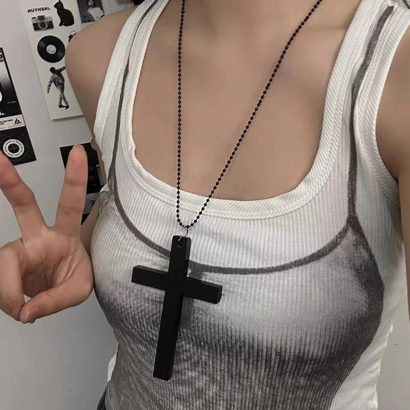 Gothic Cool Y2K Wood Cross Pendants Necklaces Unisex Black White Red Hip Hop Charm Chain Choker Necklace Fashion Jewelry 250701