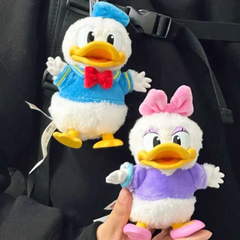 Disney New Genuine Disney Mickey Family Cute Together Keychain Series Blind Box Mickey Minnie Donald Duck Chip Dale Suprise Box Gift Z250703