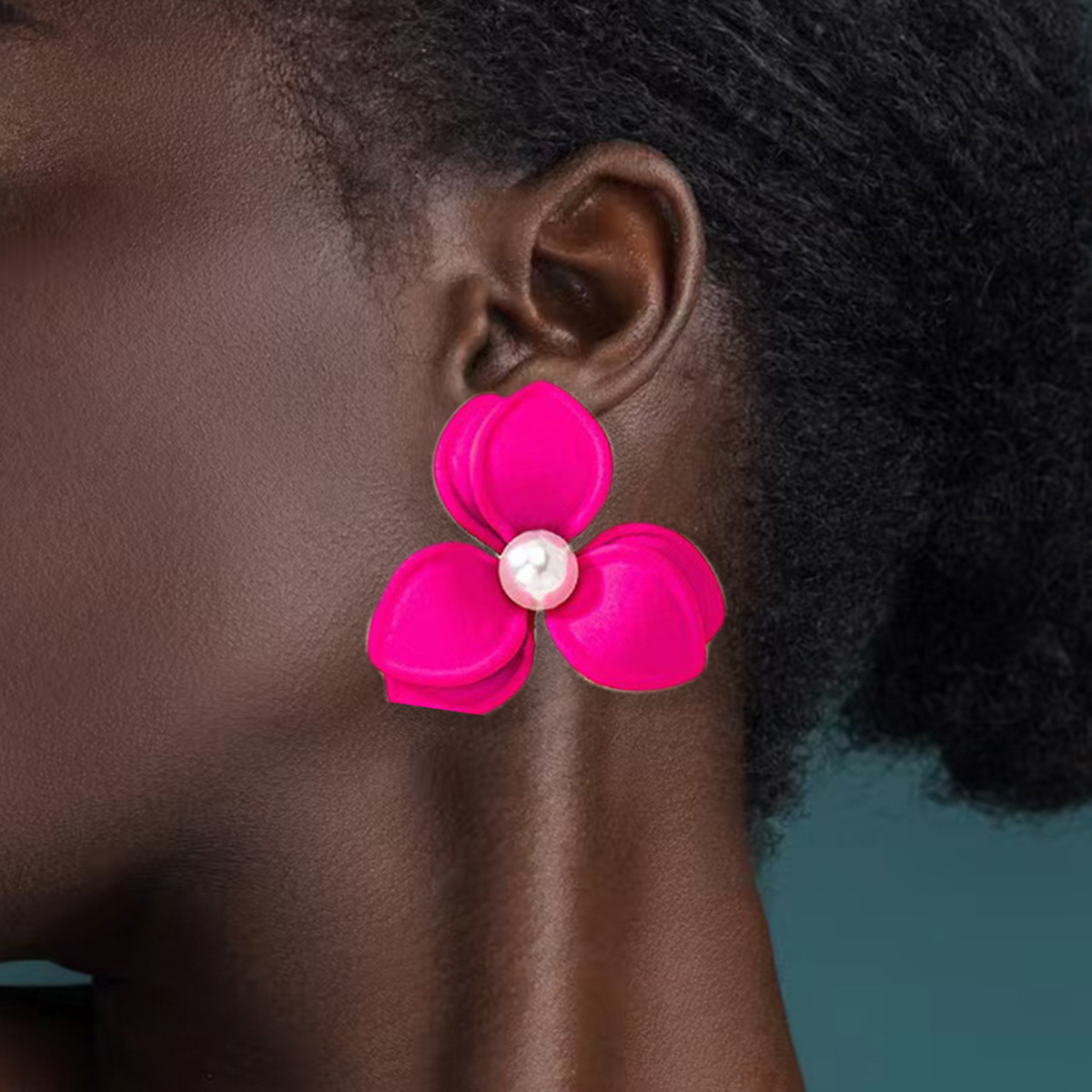 Fresh Sweet Versatile New Floral Korean and Japanese Simple Commuter Elegant Pearl Earrings