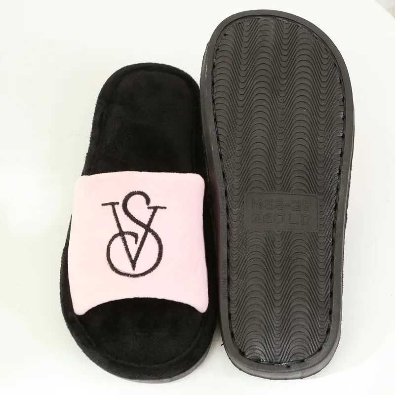 Spring 2024 Male Female Soft Cloud Slippers Sneaker Mens Home Plush Fur Flip Flops Ladies Plus Size 44 45 Women Shoes W250704