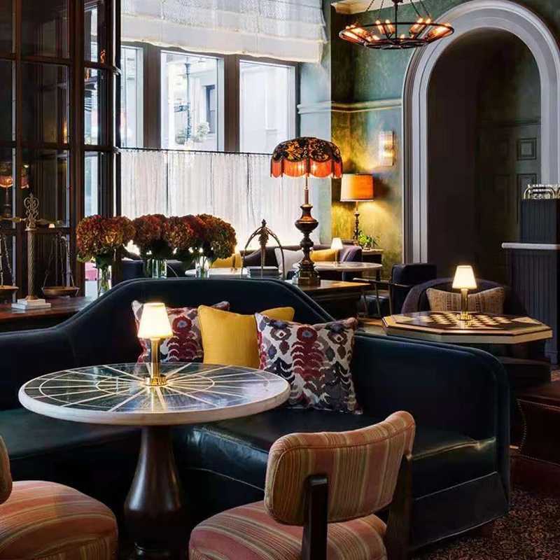 USB Restaurant Atmosphere Table Lamp Nordic Bar Night Lights for Coffee Bedroom Art Decor Lighting Fixtures Modern LED Desk Lamps XJ250703