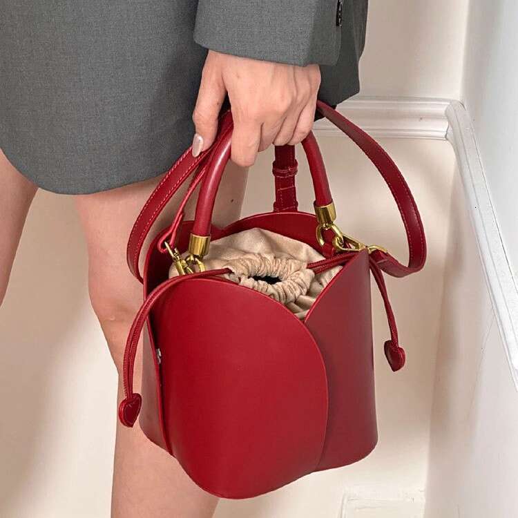 This Year's Trend Red Bridal Petal Handheld Bucket for Women 2025 New Style Basket Crossbody Wedding Bag