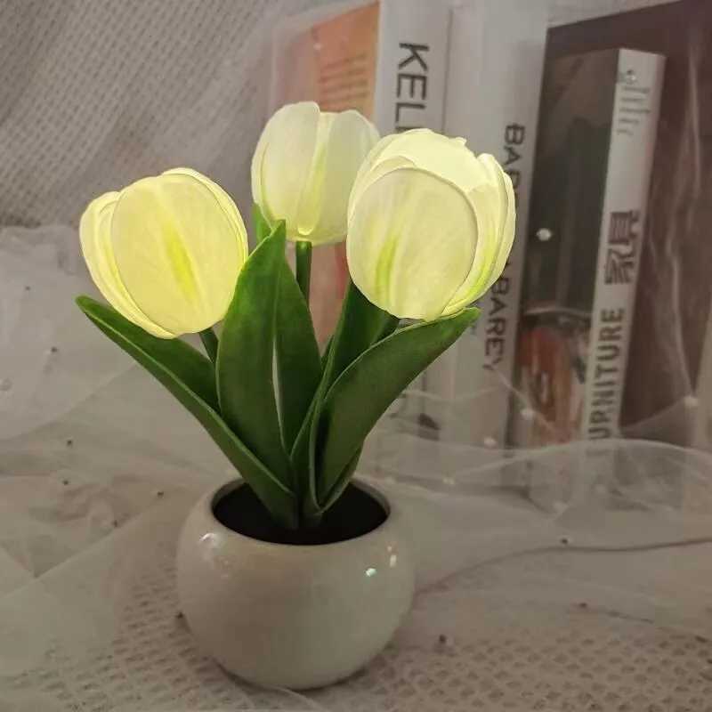 Tulip Table Lamp LED Bedside Lamp Simulation Flower Bouquet Bedroom Bedside Romantic Atmosphere Birthday Gift Home DecorationXJ250703