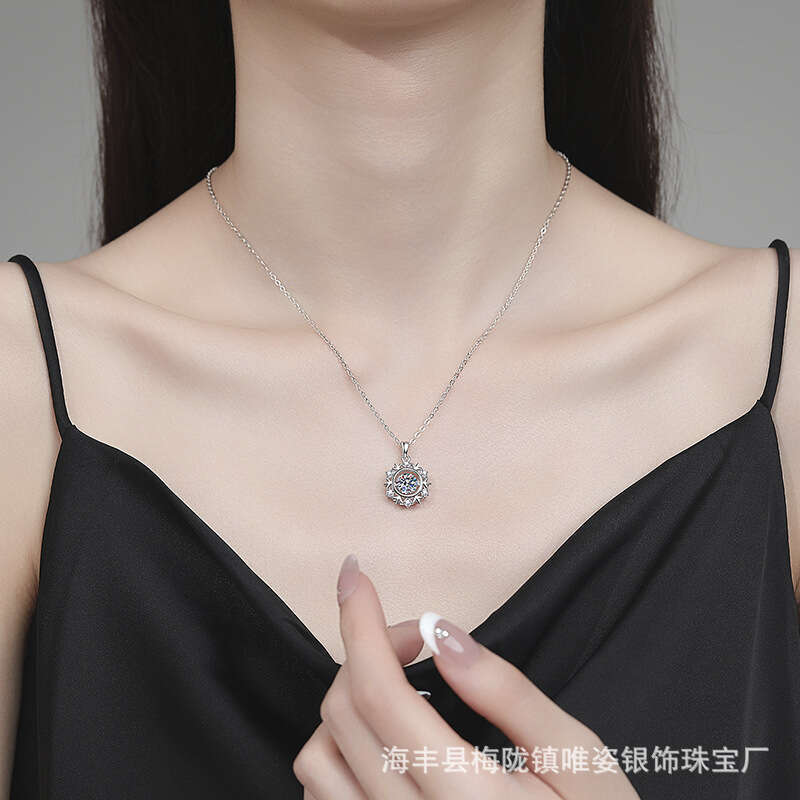 S925 Pure S925ier MoiS925S925anite Necklace Beating Heart S925nowflake Pendant ChriS925tmaS925 Valentine'S925 Day Gift WholeS925ale b9c