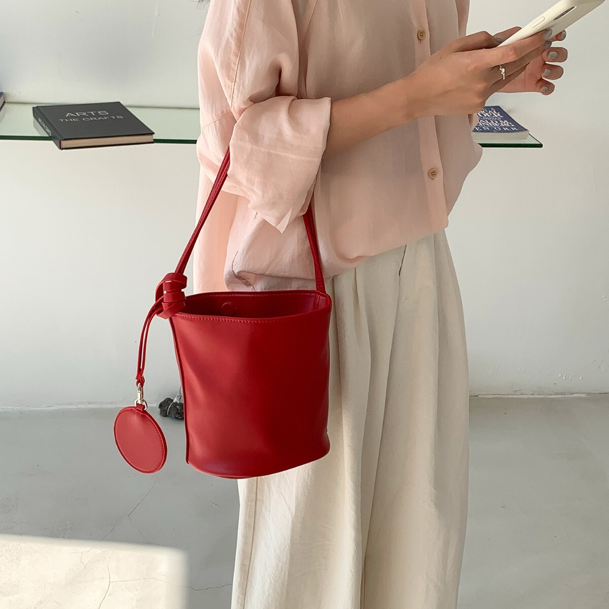 Free Shipping Designer Korean Summer New Women's Bucket Bag High-end Niche Cylindrical Office Handbag Women's Simple Soft Leather Shoulder B