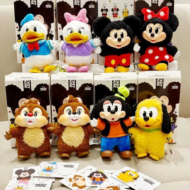 Disney New Genuine Disney Mickey Family Cute Together Keychain Series Blind Box Mickey Minnie Donald Duck Chip Dale Suprise Box Gift Z250703