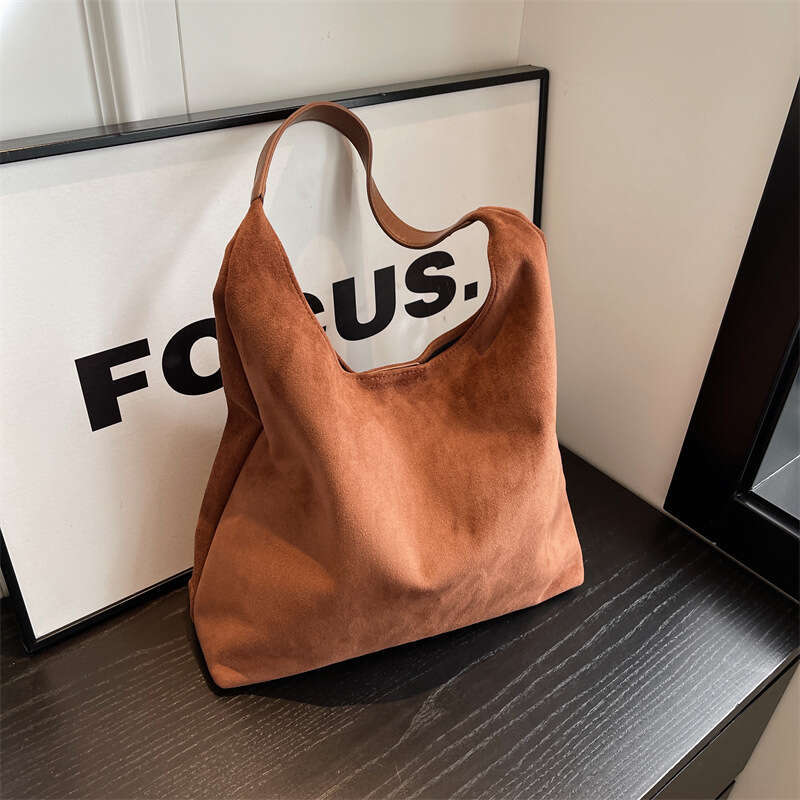 Women's Large Capacity Retro Veet Bucket Trendy Niche Design Tote Bag 2025 New Casual Fashion Trend