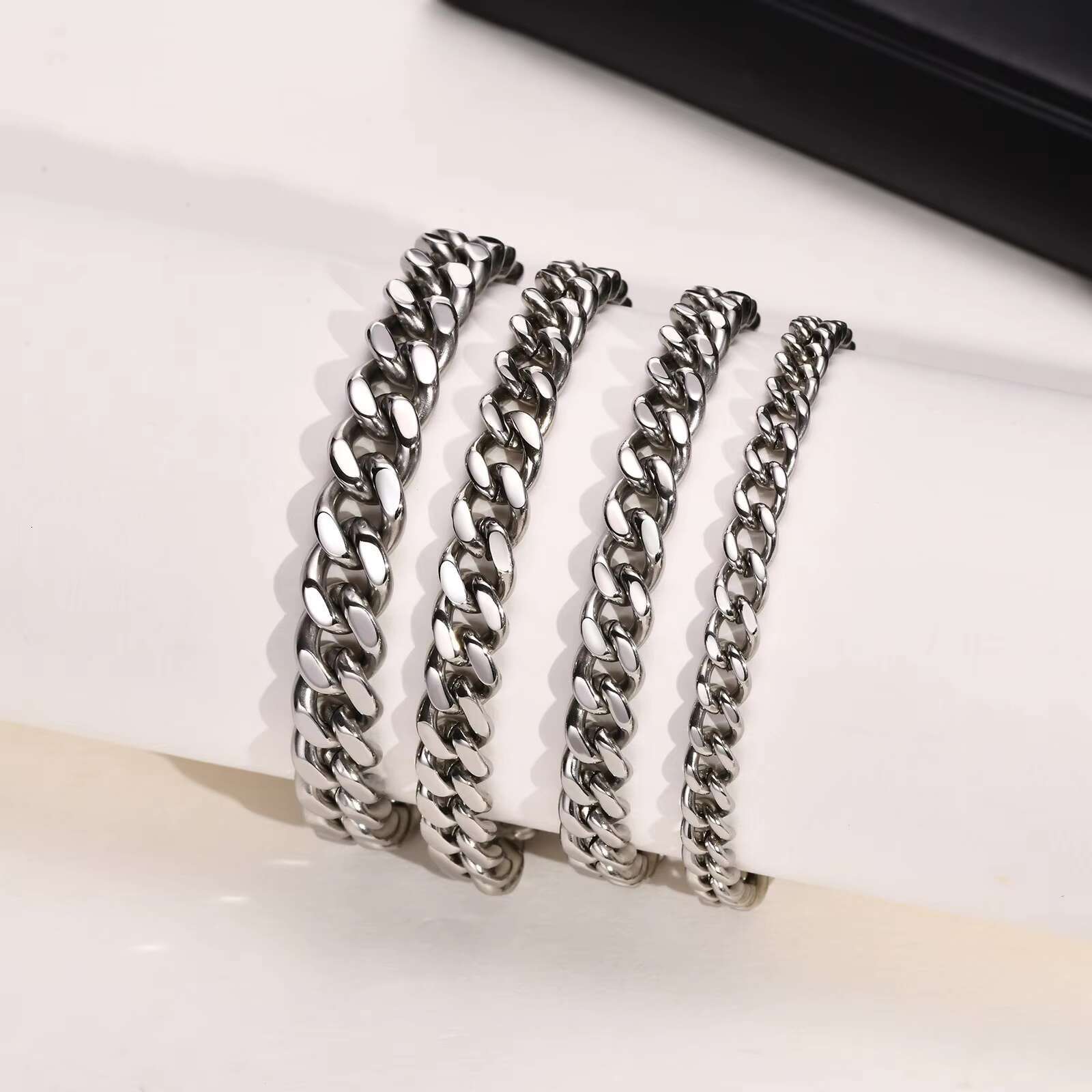 Hip Hop Stainless Steel Chain Bracelet for Men Fashionable Jewelry for Weddings Anniversaries Gifts Wholesale Cuban Bracelet